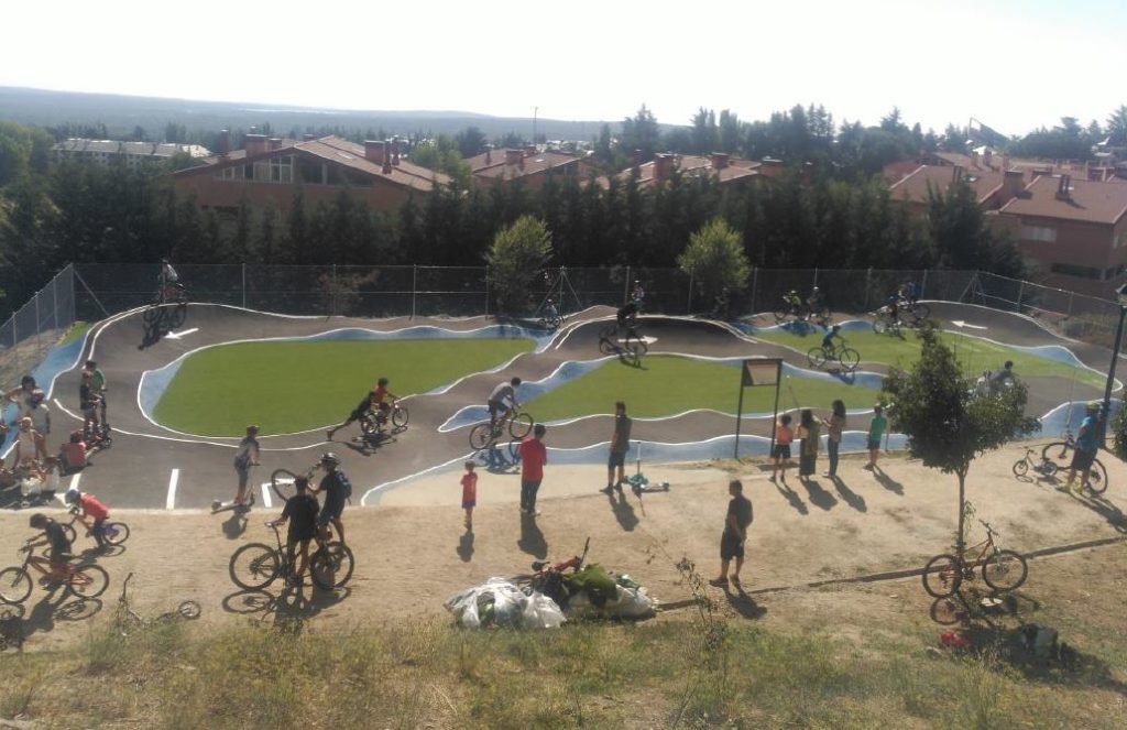 Pumptrack de asfalto en San Lorenzo de El Escorial